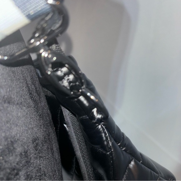 🔥SALE THINK ROYLYN Bank Street XL Crossbody Black Nylon - Picture 9 of 10